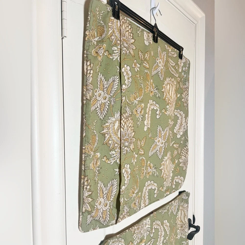 Pottery Barn Margaret Green Cream Floral Euro Shams Set 2 Vintage 2007 26x26